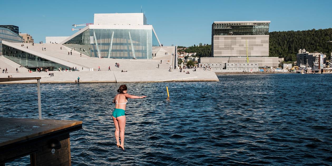Plongeon face à l'Opéra d'Oslo - Norvège