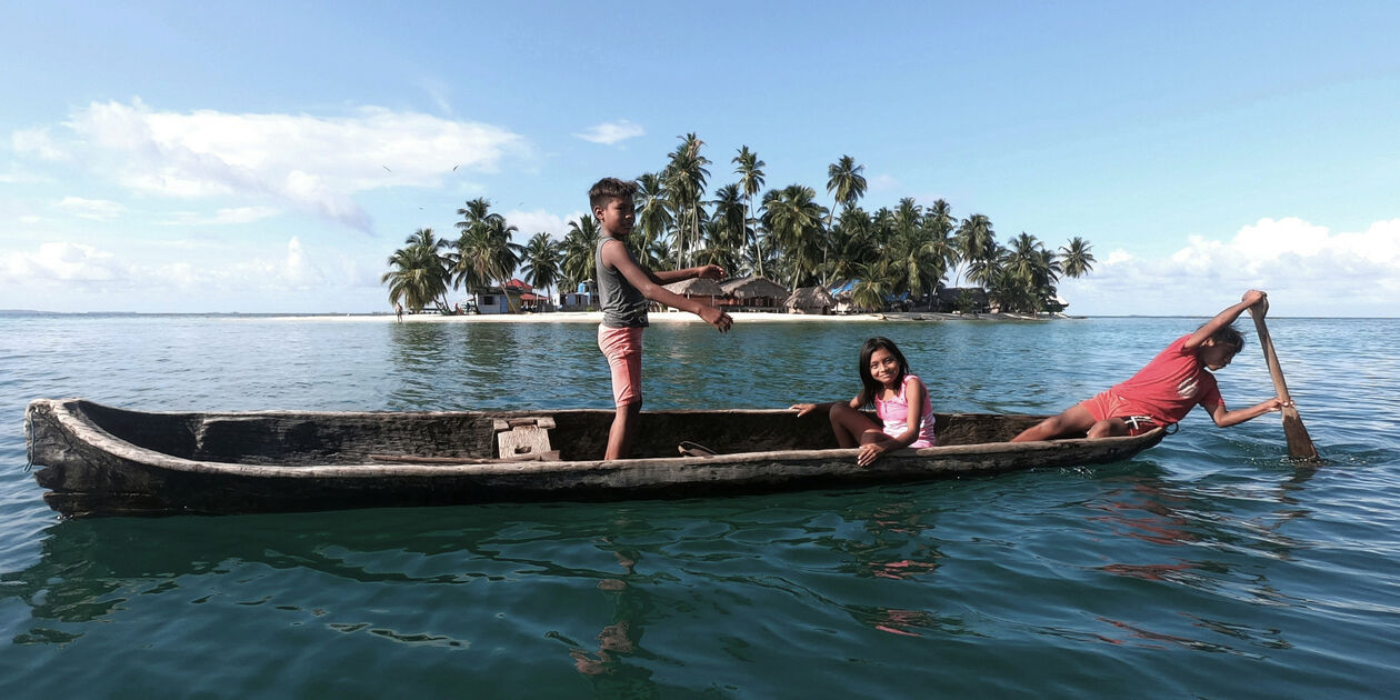 Enfants sur un bateau - Isla Franklin - Panama