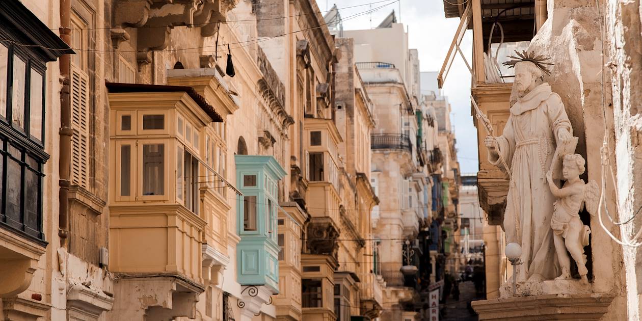 Les balcons traditionnels de l'architecture maltaise - La Valette - Malte