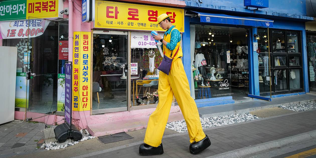 Clown dans les rues de Gyeongju - Gyeongsang du Nord - Corée du Sud