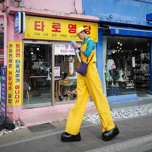 Clown dans les rues de Gyeongju - Gyeongsang du Nord - Corée du Sud