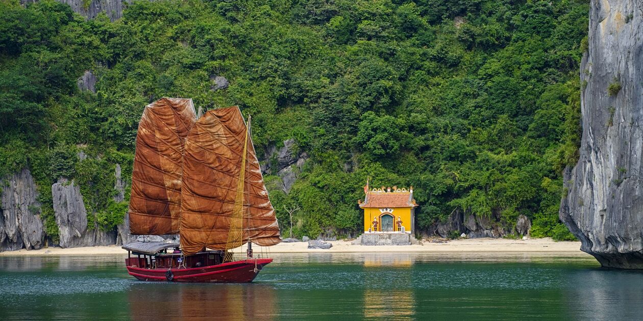 Jonque dans la baie de Ha Long - Vietnam