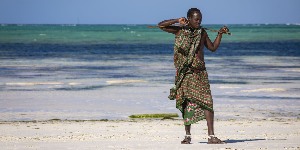 Massai sur la plage - Paje - Zanzibar Cote Est - Tanzanie