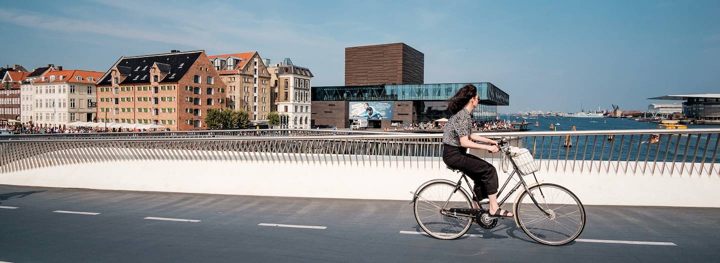 Cycliste sur le pont Inderhavnsbroen - Copenhague - Danemark