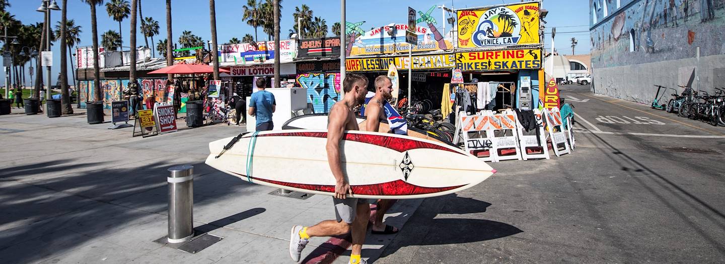 Surfeurs sur Venice Beach - Los Angeles - Californie - Etats-Unis