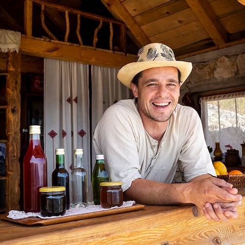 Portrait de Marko dans son bar - Rijeka Crnojevica - Monténégro