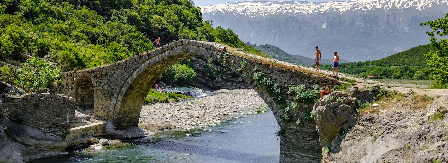 Pont Ura e Kadiut et les thermes de Benjë - Permet - Albanie