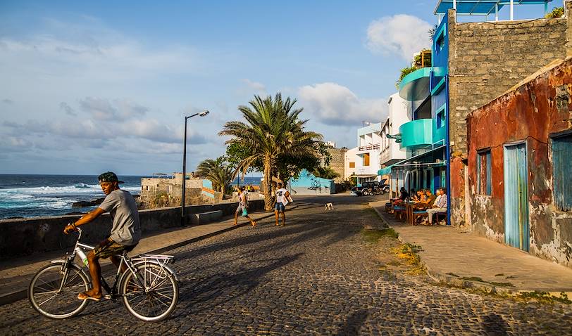 Fin d'après midi dans les rues de la ville - Ponta do Sol - Île de Santo Antao - Cap Vert