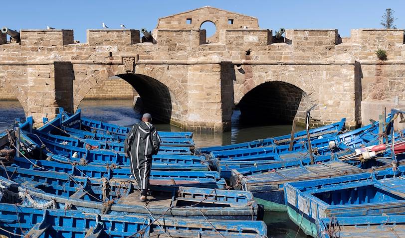Pêcheur sur le port d'Essaouira - Maroc