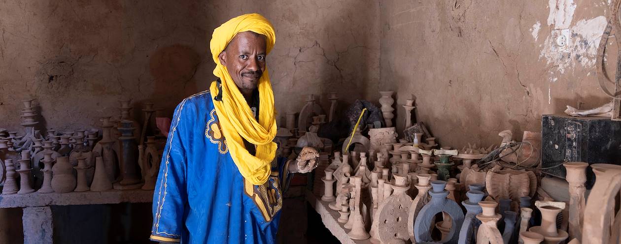 Chez Ait Dani, poterie berbère de Tamegroute : portrait de Said - Vallée du Drâa - Maroc