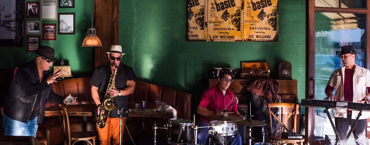 Little Havana : musiciens dans un café du quartier - Miami Beach - Floride - Etats-Unis
