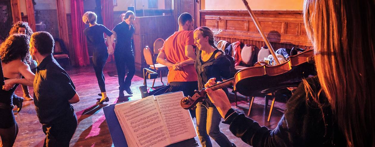Le Ceilidh, la décoiffante danse traditionnelle écossaise - Royaume Uni