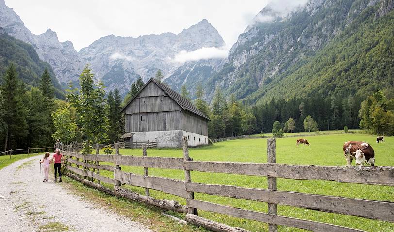 Enfants dans la vallée de Robanov Kot - Solcava - Slovénie