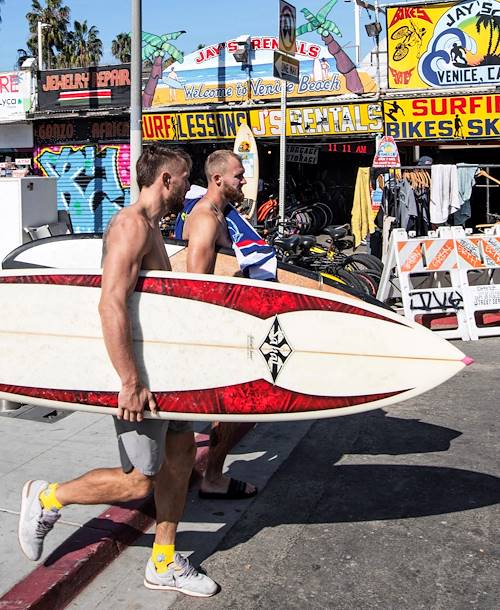 Surfeurs sur Venice Beach - Los Angeles - Californie - Etats-Unis