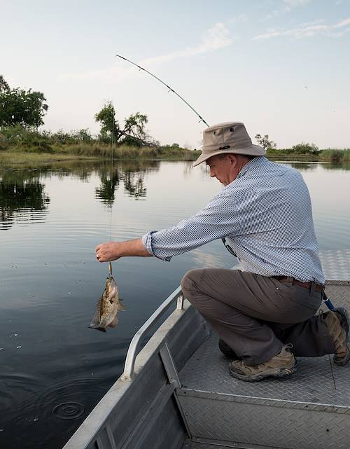 Pêche dans la rivière de l'Okavango - Etsha 13 - Botswana 