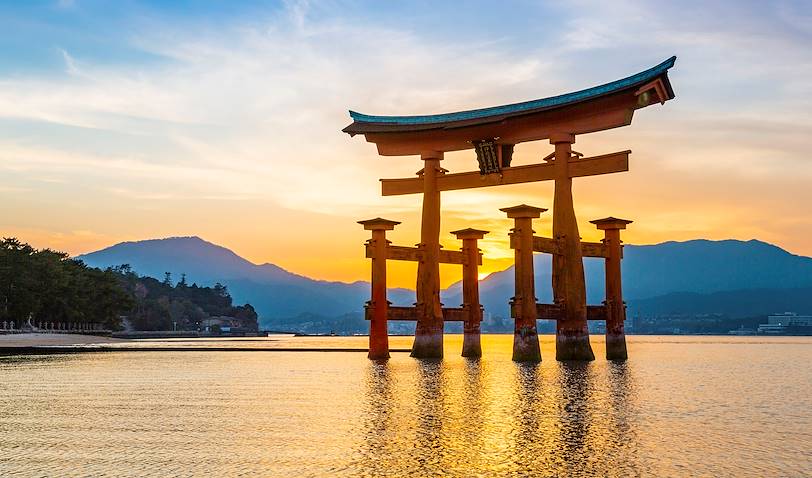 Torii du sanctuaire d'Itsukushima - Miyajima - Préfecture d'Hiroshima - japon