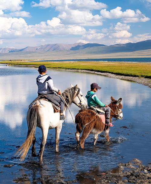  Enfants nomades -  Lac Son Koul - Kirghizistan