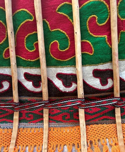 Rencontre avec une famille fabricant des yourtes - Issyk Kul - Kirghizistan