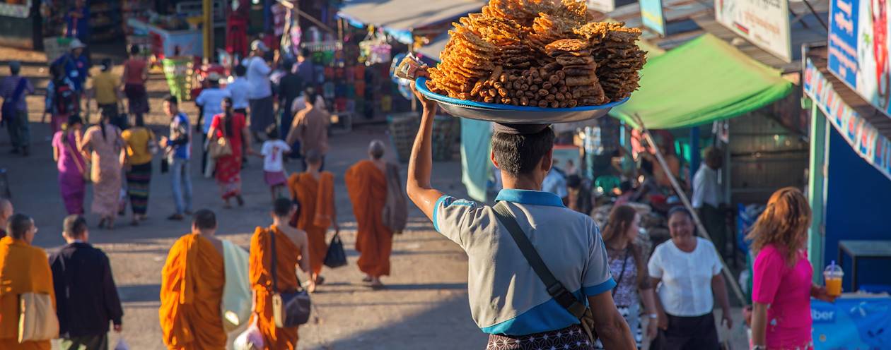 Dans les rues de Mandalay - Birmanie