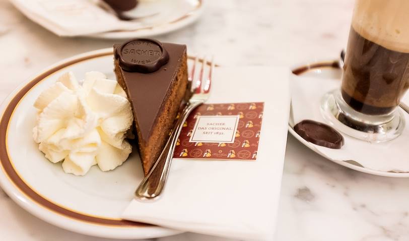 Goûter au Café Sacher : la spécialité, la Sacher Torte- Vienne - Autriche