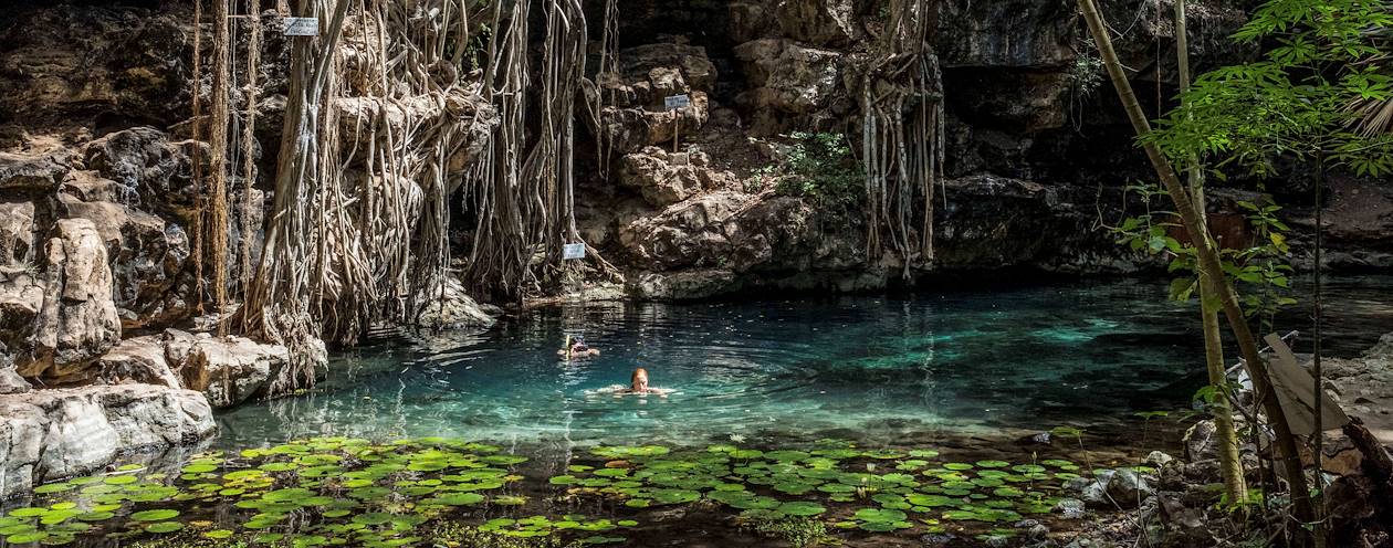 Cénote dans le village de San Antonio Mulix - San Antonio Mulix - Yucatan - Mexique