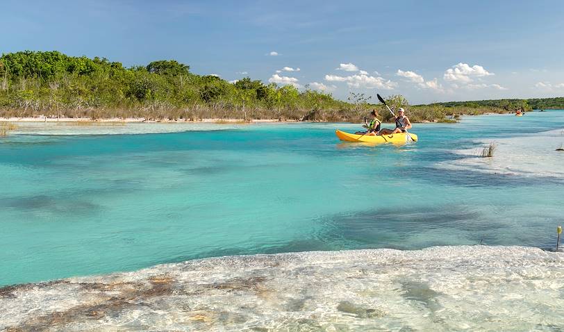 Kayak dans la lagune de Bacalar - Mexique