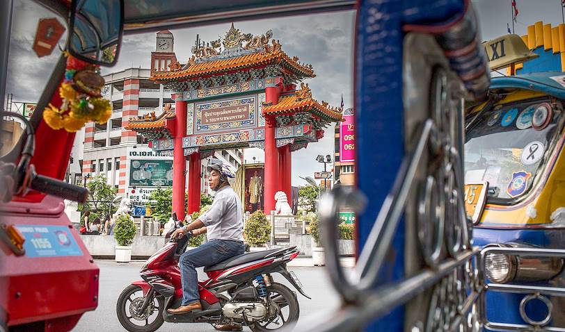 Trafic dans le quartier de Chinatown - Bangkok - Thaïlande