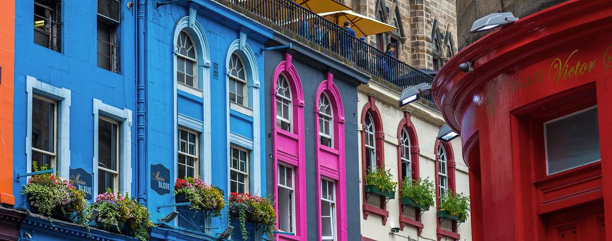 Bâtiments colorés sur Victoria Street - Edimbourg - Ecosse - Royaume-Uni