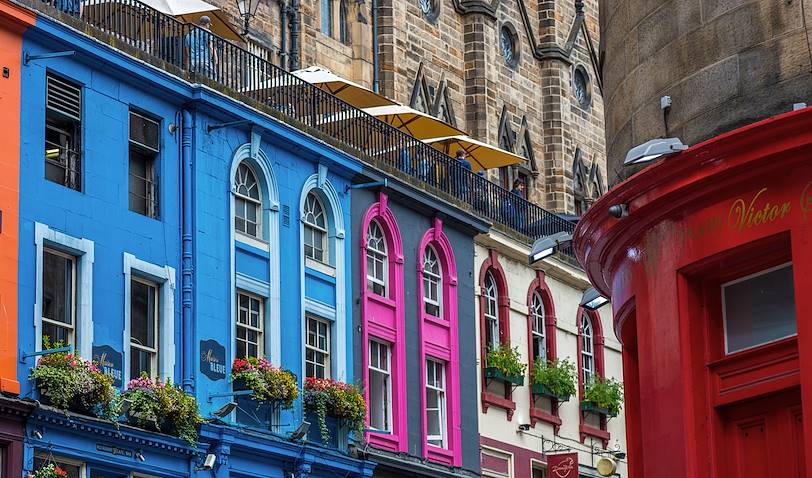 Bâtiments colorés sur Victoria Street - Edimbourg - Ecosse - Royaume-Uni
