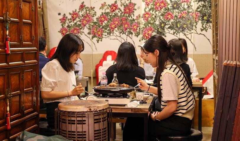 Barbecue coréen dans le quartier de Jongno-gu - Séoul - Corée du Sud