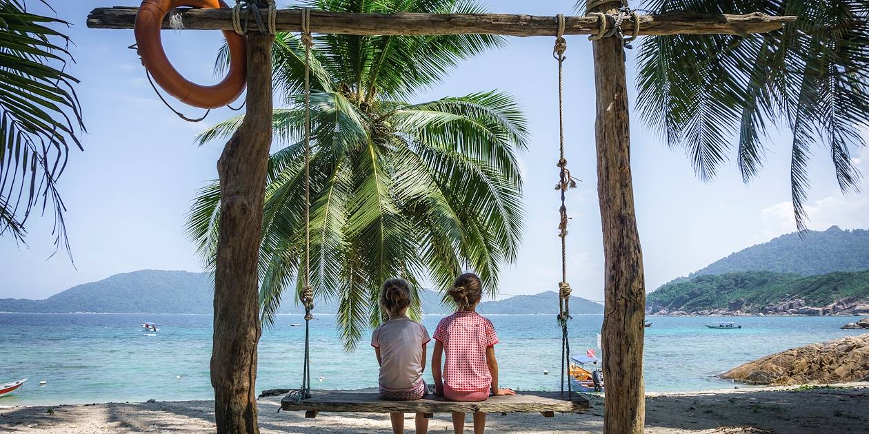 Enfants sur une plage des Îles Perhentian - Malaisie