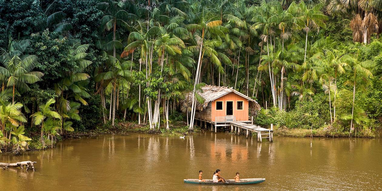 Scène de vie sur le fleuve Amazone - Ilha do Marajo - Brésil