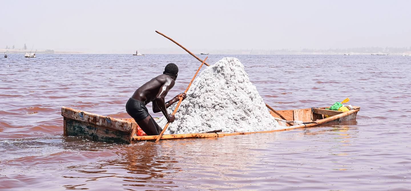 Scène de vie sur le Lac Rose - Sénégal