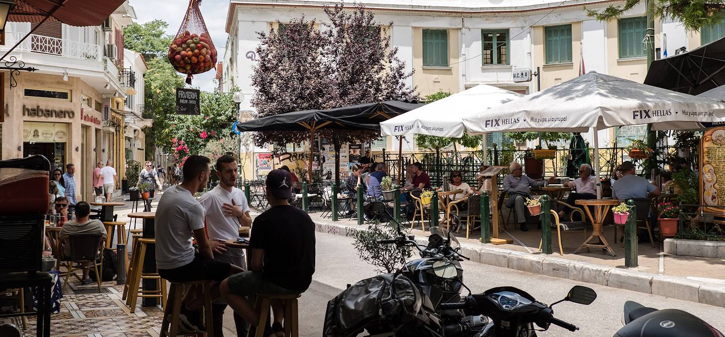 Cafés et restaurants de la place Iron - Athènes - Grèce