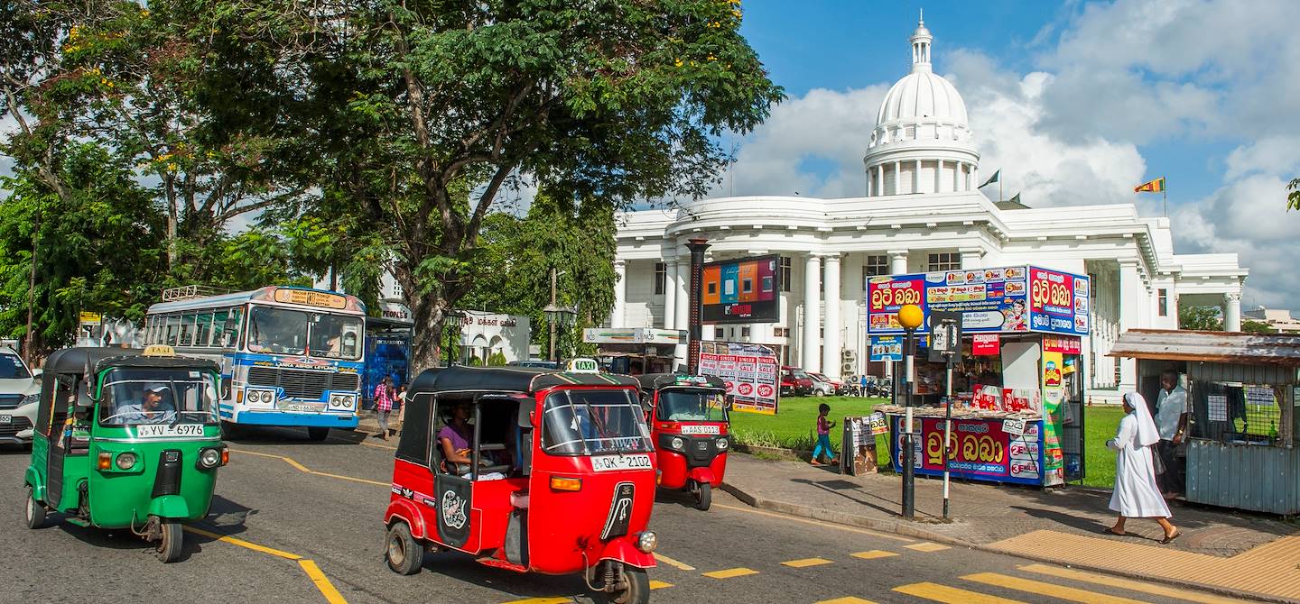 Circulation dans le centre-ville de Colombo - Sri Lanka