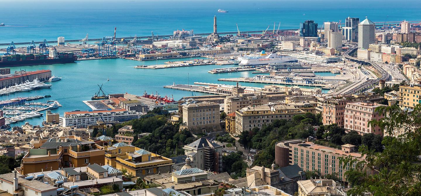 Panorama sur Gênes et son port - Gênes - Italie