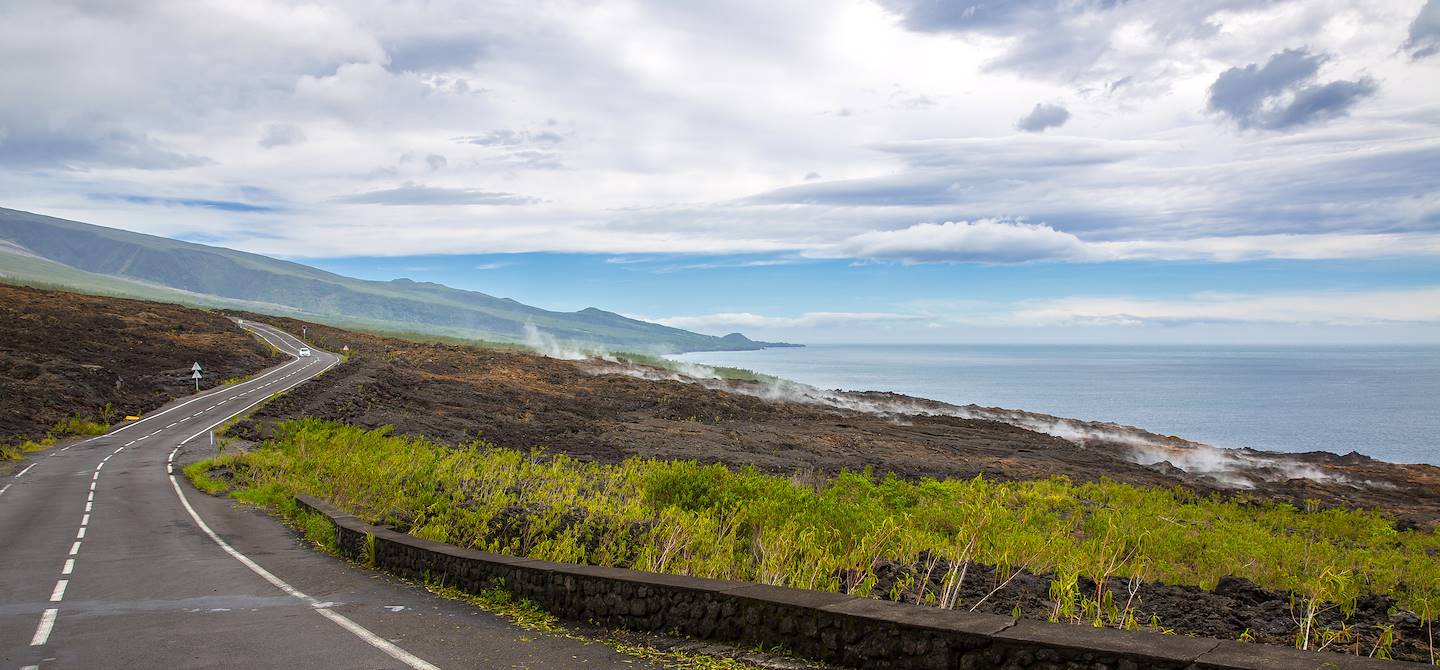Route traversant le Grand Brûlé - Sainte-Rose - La Réunion