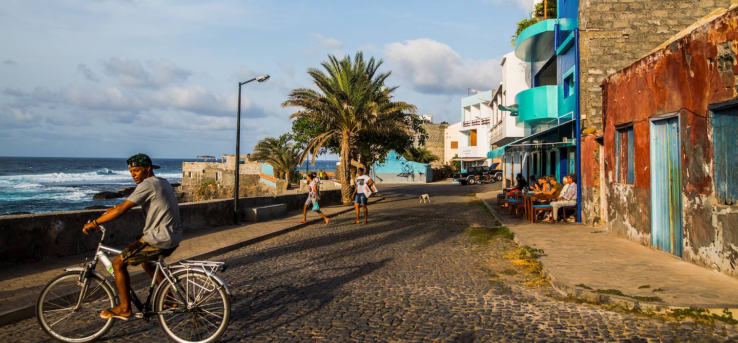 Fin d'après midi dans les rues de la ville - Ponta do Sol - Île de Santo Antao - Cap Vert