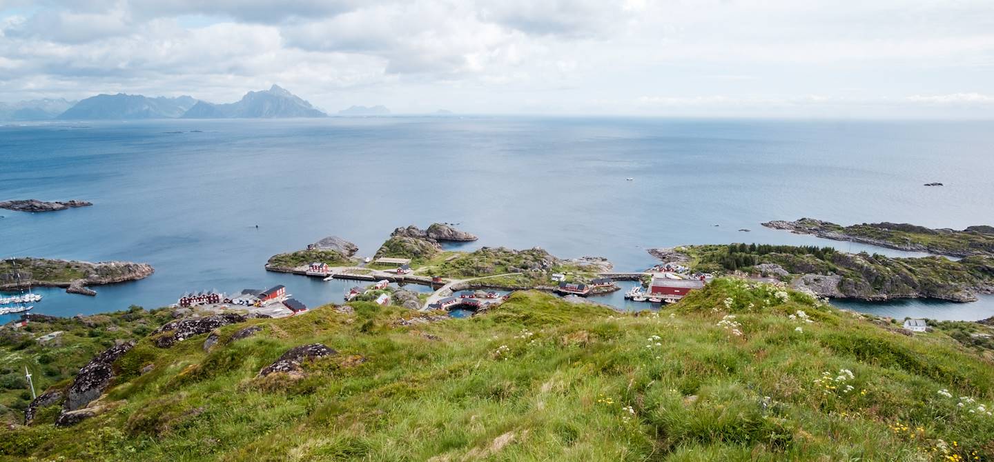 Vue de Stamsund depuis le sommet Kattberget - Îles Lofoten - Norvège