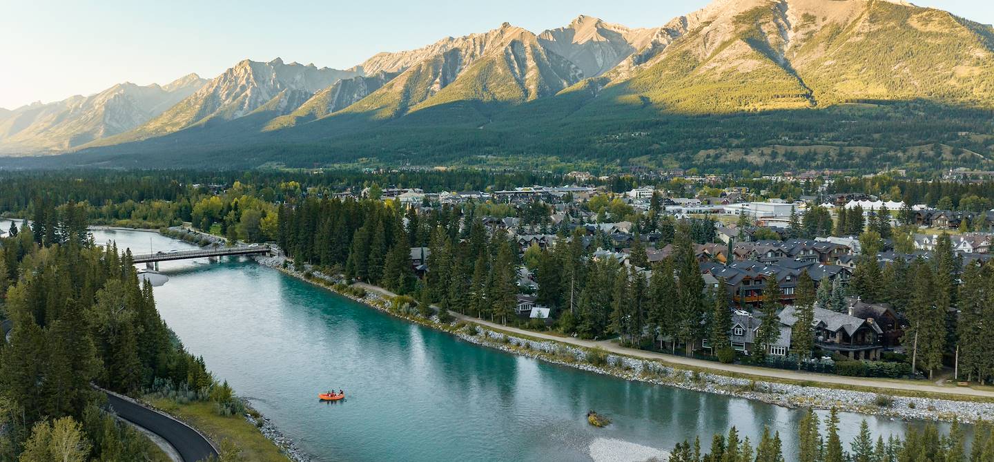 Canmore et la rivière Bow - Alberta - Canada