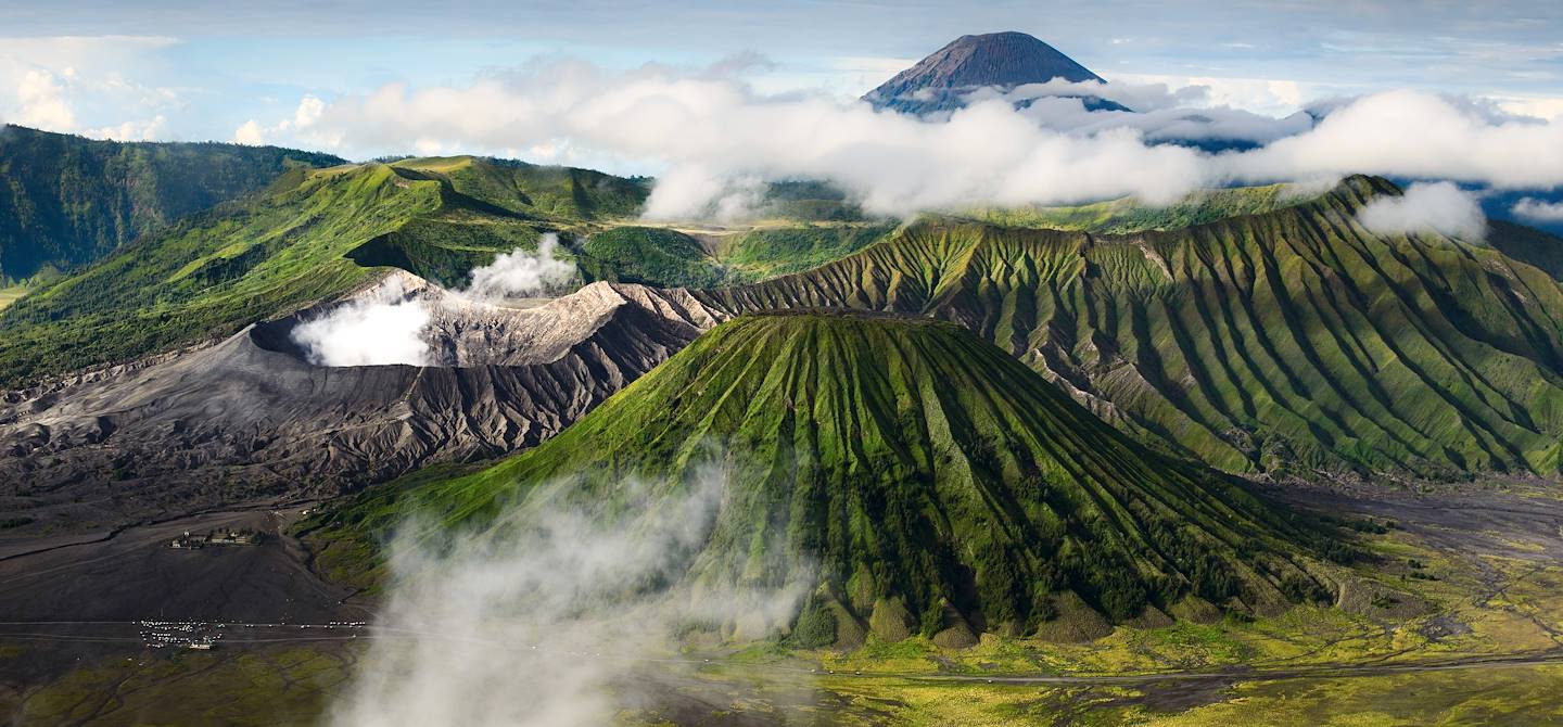 Volcans Bromo, Batok et Semeru dans le Parc National de Bromo Tengger Semeru - Île de Java - Indonésie