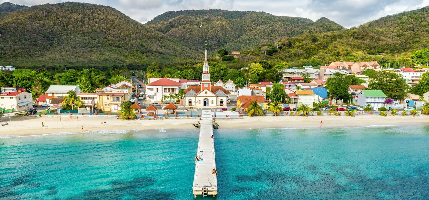 Les Anses d'Arlet et son église Saint-Henri - Martinique