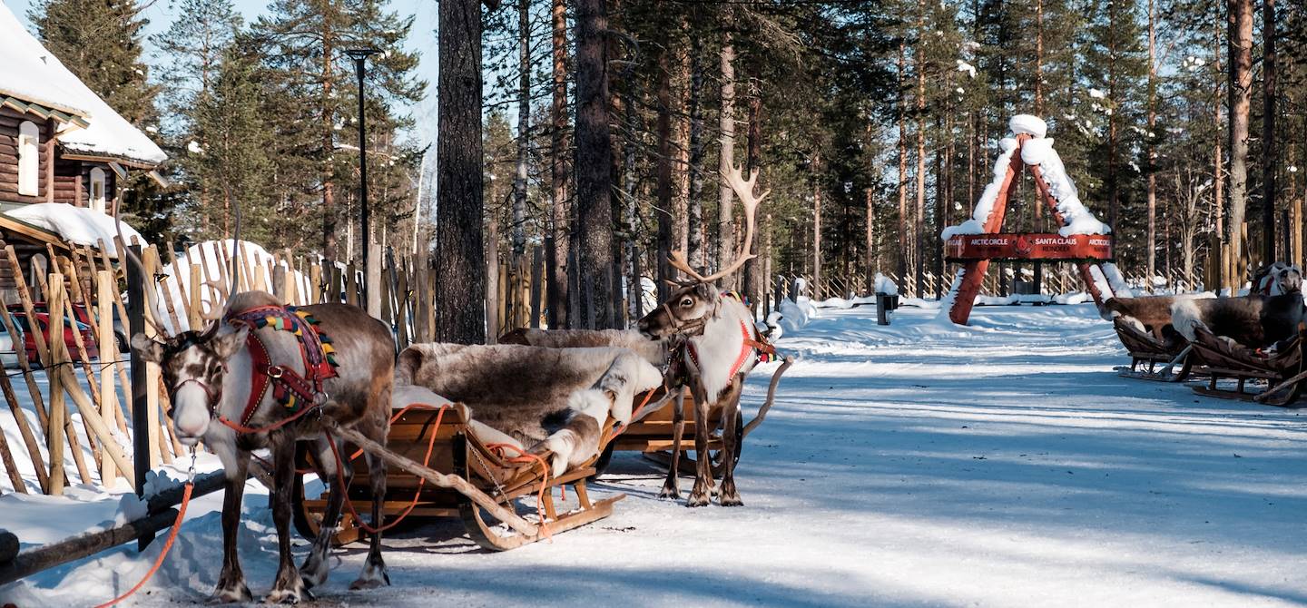 Le Village du Père Noël : ses rennes et son traineau - Rovaniemi - Laponie - Finlande