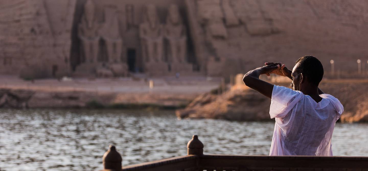 Vue sur les Temples d'Abou Simbel depuis la Flâneuse du Nil - Égypte