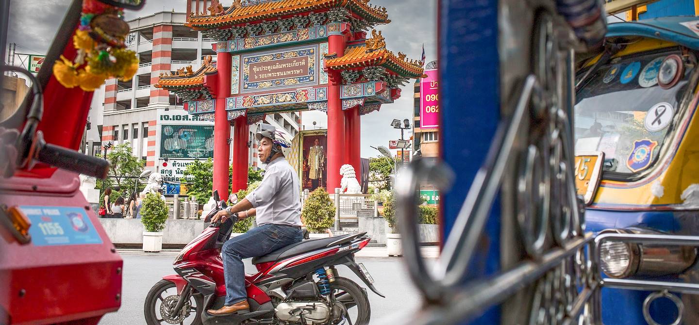 Trafic dans le quartier de Chinatown - Bangkok - Thaïlande