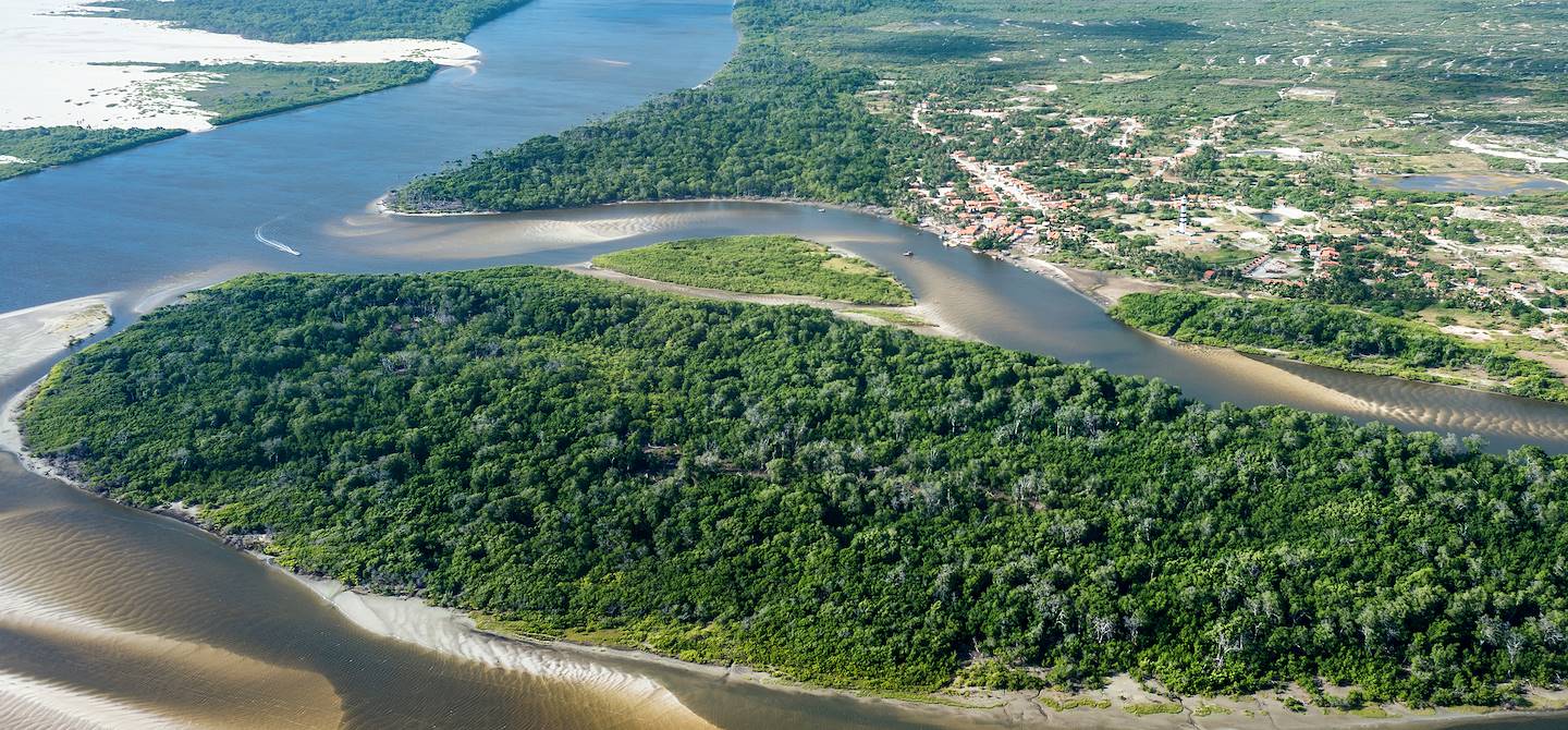 Vue aérienne du Parc National des Lencois Maranhenses - Atins - Maranhao - Brésil
