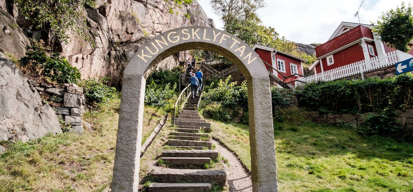 Chemin Kungsklyftan à Fjällbacka - Bohuslan - Suède