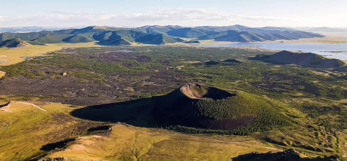 Volcan Khorgo et le lac Terkhiin Tsagaan  - Mongolie