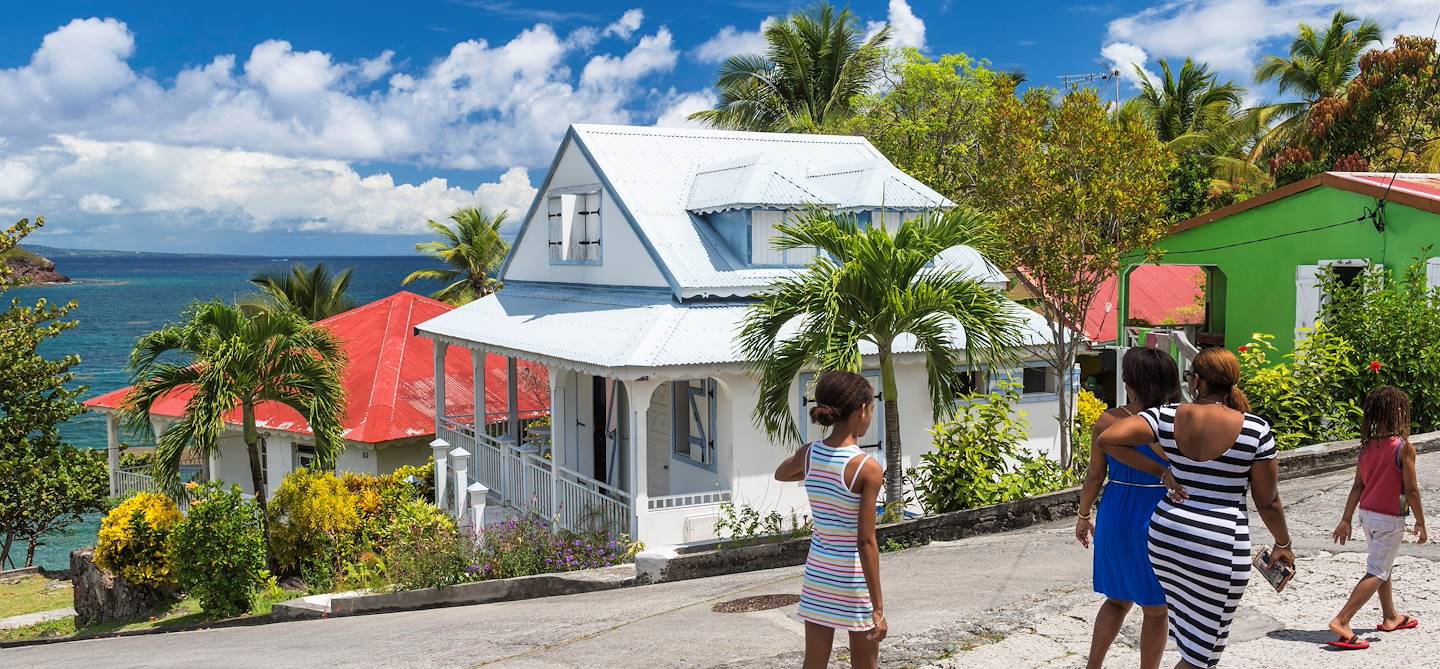 Scène de vie à Grande Anse - Terre de Bas - Archipel des Saintes - Guadeloupe