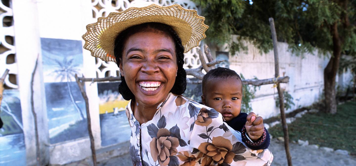 Femme et son bébé - Tuléar - Madagascar